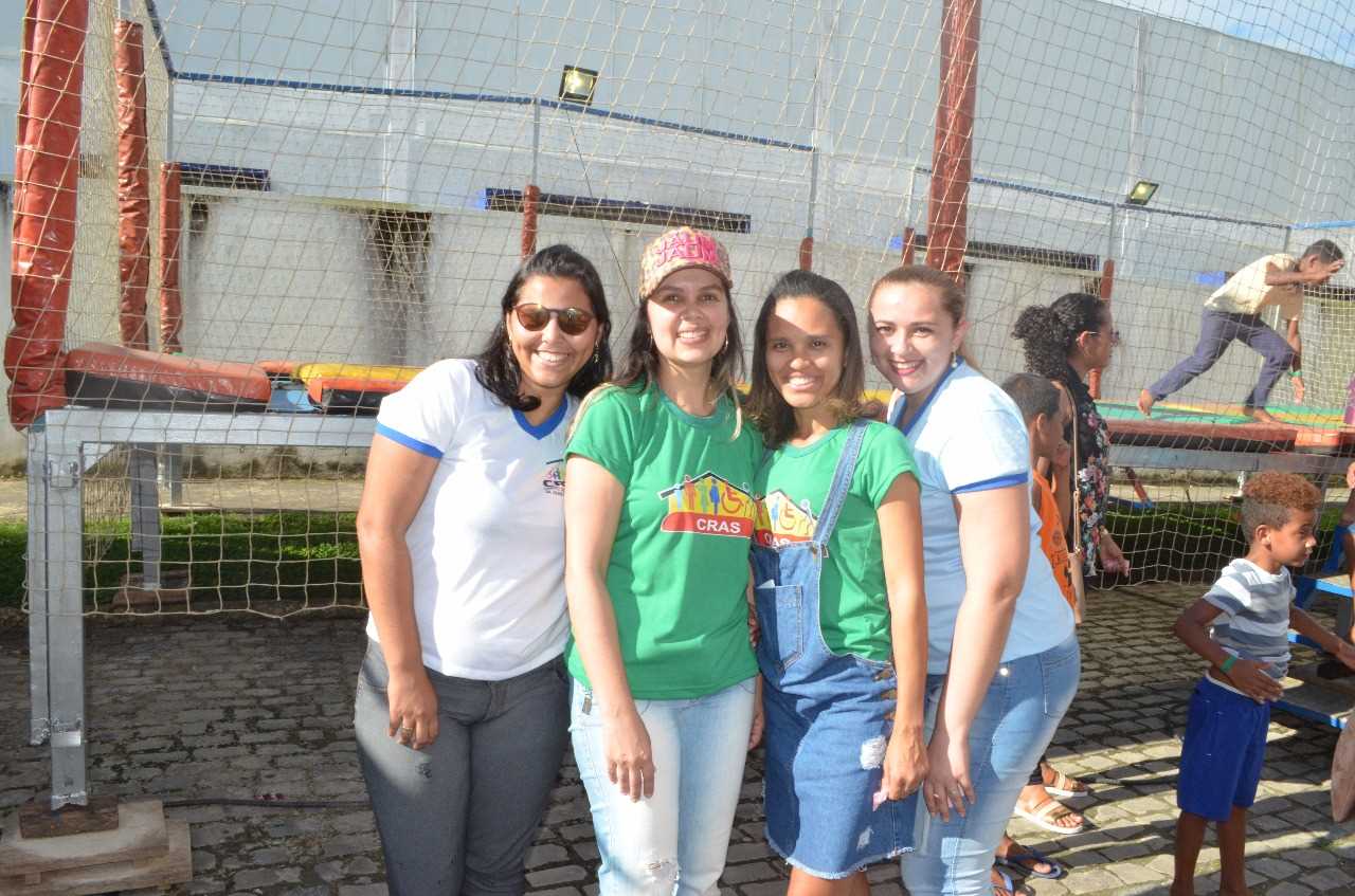 CRAS realiza tarde de diversão no Parque para seus usuários
